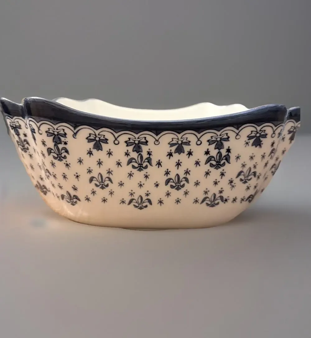 Fleur-De-Lis WCL Blue and White Serving / Salad Bowl Scalloped Edges 10.5